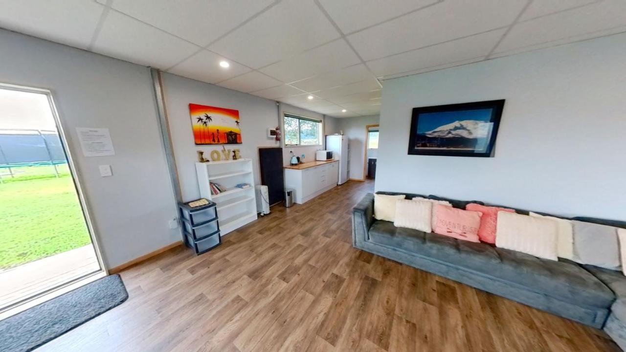 Full Holiday Home To Yourself, Up To 21 Guests Atiamuri Экстерьер фото