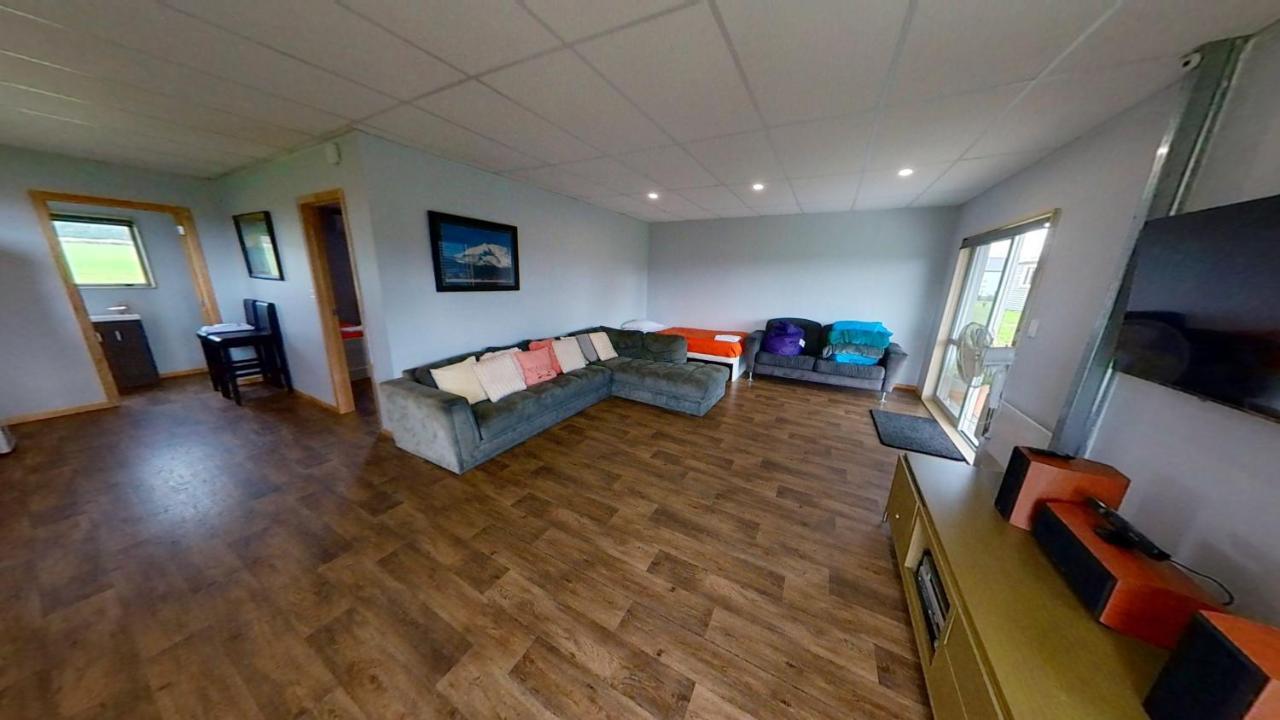 Full Holiday Home To Yourself, Up To 21 Guests Atiamuri Экстерьер фото