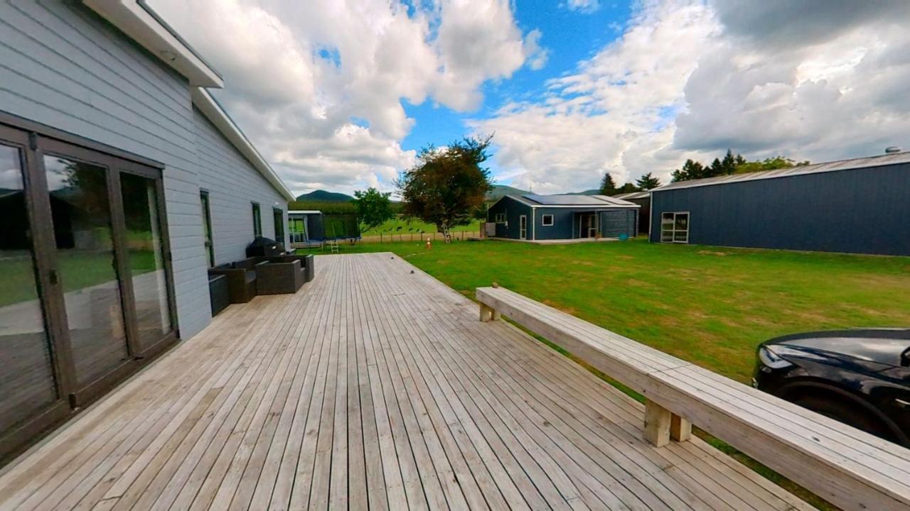 Full Holiday Home To Yourself, Up To 21 Guests Atiamuri Экстерьер фото
